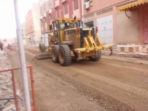 المجلس البلدي قلعة السراغنة يعطي الانطلاقة لاشغال تعبيد و ترصيف المركب الاقتصادي والاجتماعي