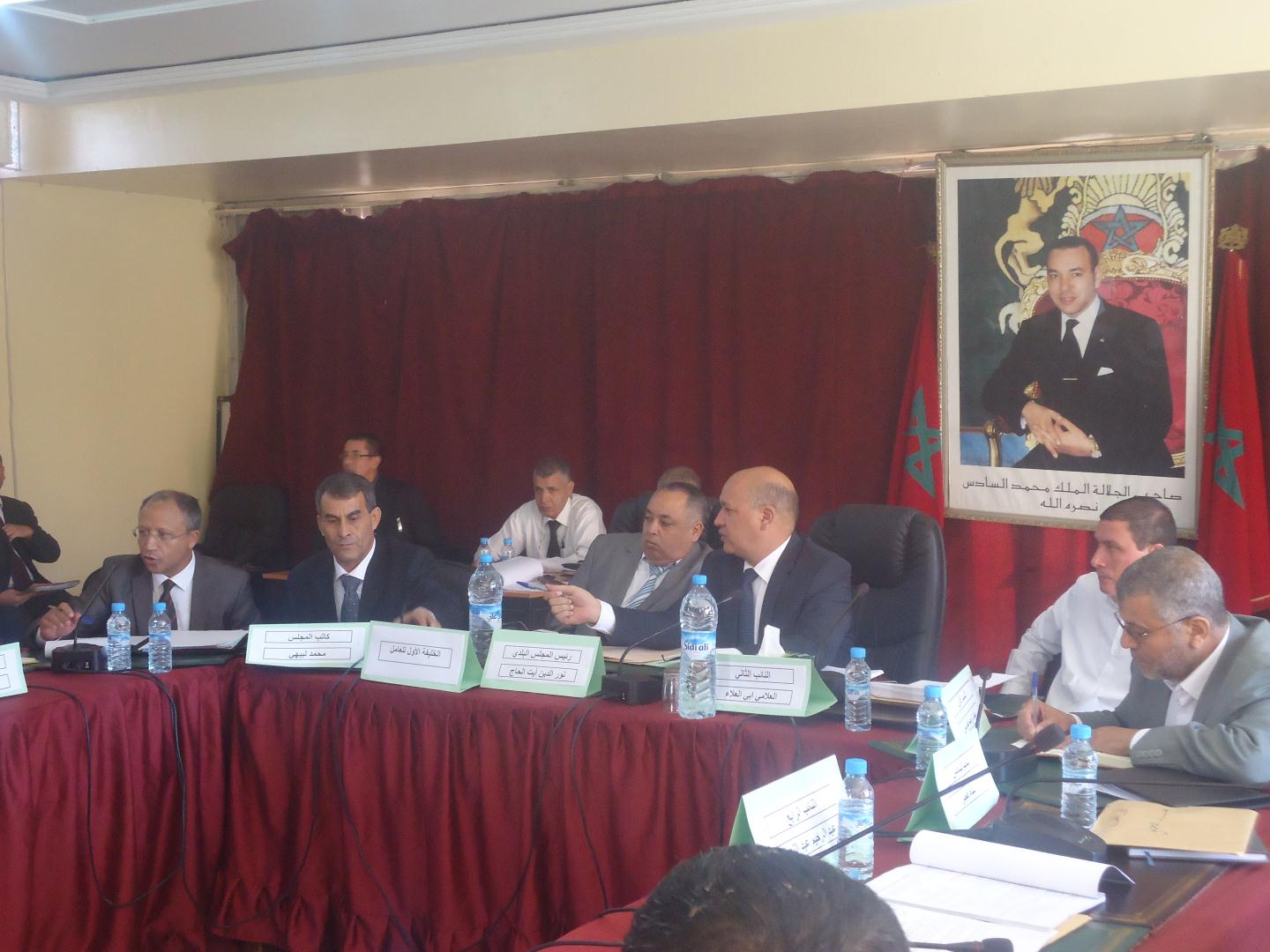 المجلس البلدي يعقد الجلسة الثانية من الدورة العادية لشهر اكتوبر 2015