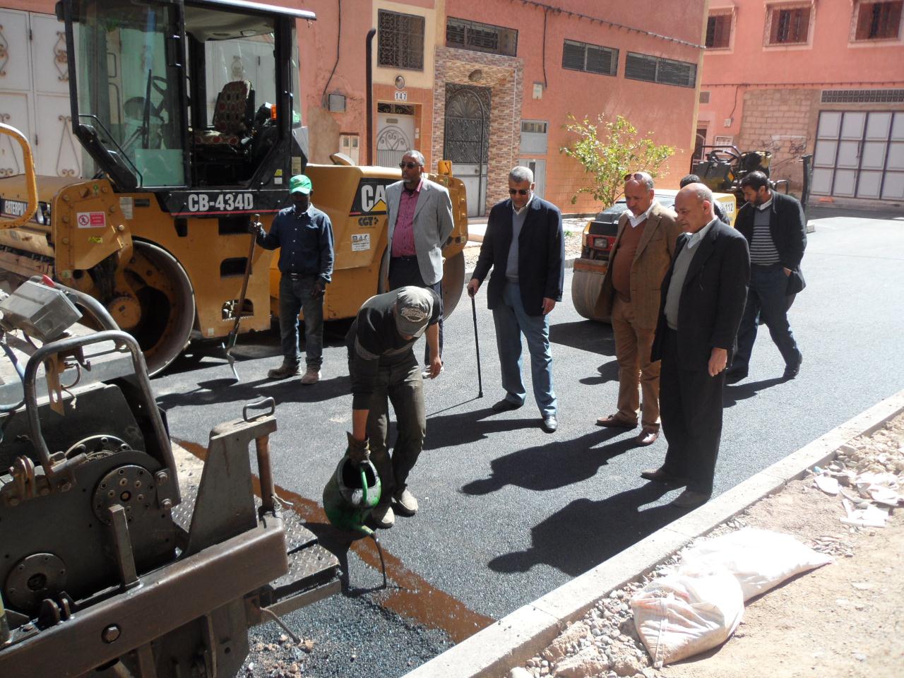 اعضاء من المجلس يزورون ورش تزفيت المركب الاقتصادي و الاجتماعي